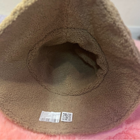 Vineyard Vines Tan Bucket Hat - Picture 2 of 3